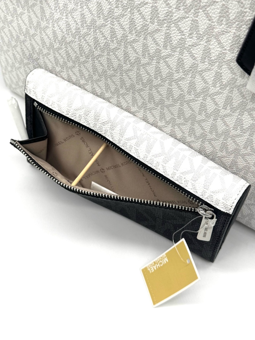 Michael Kors Voyager Large Color-Block Logo Tote Bag w Matching Trifold Wallet - Picture 14 of 15
